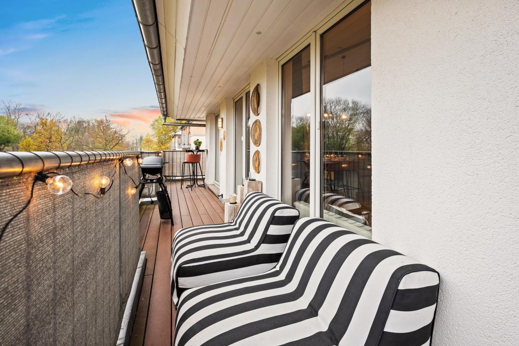 Edler Wohnraum Schwanenteich-Penthouse Mit Garage, Grill, Kaffeevollautomat, Klima, Lift & Terrasse Διαμέρισμα Τσβικάου Εξωτερικό φωτογραφία